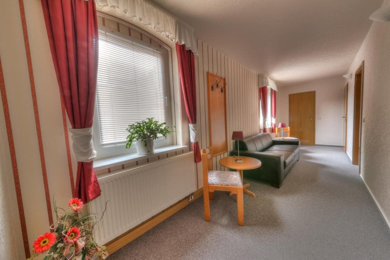 Hotel - Pension&Gaststätte Alter König Hettstedt Exteriör bild